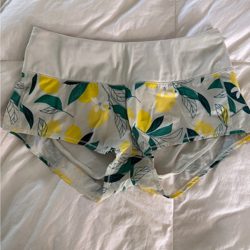Oiselle Mac Roga Lemon Leaf Print Shorts size 4